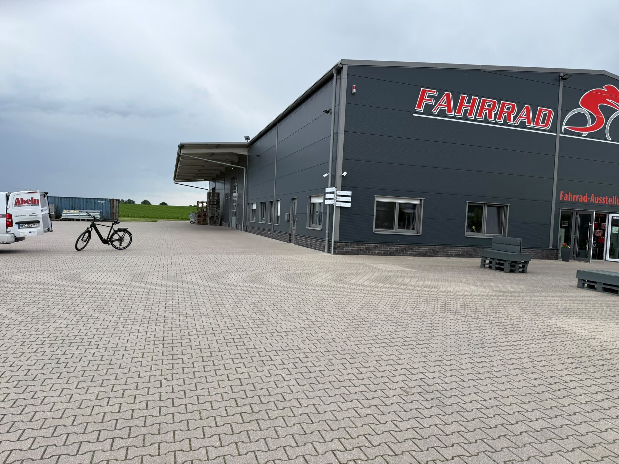 Vorplatz von Fahrrad Markus in Damme